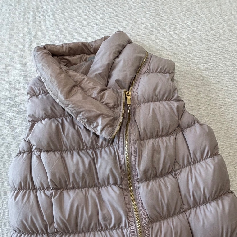 Athleta Mauve Taupe Goose Down Puffer Vest Gold Zip S 350373-01